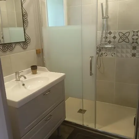 La Chouette ,chambre De 20m2 Totalement Independante Avec Terrasse 3* Cannes-et-Clairan